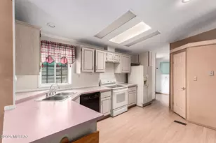 6670 N Desert View Dr, Tucson, AZ 85743 - Photo 11