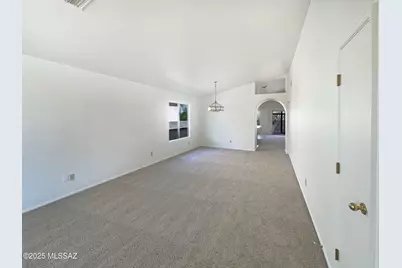 5007 W Hurston Drive, Tucson, AZ 85742 - Photo 9