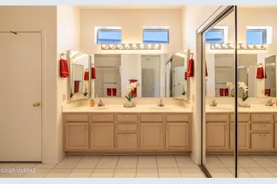 1942 W Amblemorn Drive, Green Valley, AZ 85622 - Photo 17