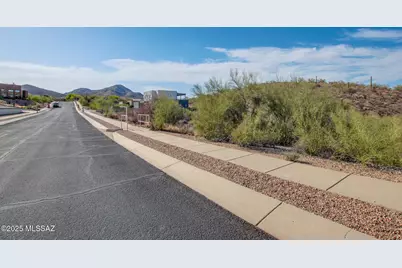 3152 Tumamoc Drive #8, Tucson, AZ 85745 - Photo 5