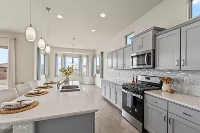 906 N Camino Cerro Morado, Green Valley, AZ 85614 - Photo 7