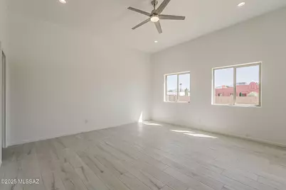 121 W Calle Escudilla, Green Valley, AZ 85614 - Photo 17