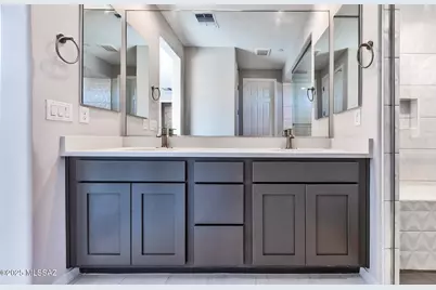 13277 N Nepheline Way, Oro Valley, AZ 85755 - Photo 17