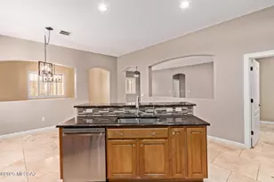 8133 N High Branch Dr, Tucson, AZ 85743 - Photo 9