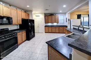 4795 E Silverpuffs Wy, Tucson, AZ 85756 - Photo 3