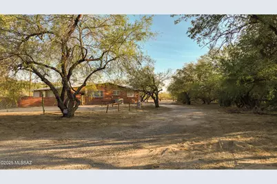 9745 N Calle Loma Linda, Oro Valley, AZ 85737 - Photo 7