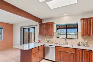 6401 N Camino Padre Isidoro, Tucson, AZ 85718 - Photo 9