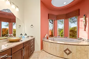 545 E Thunderstorm Pl, Oro Valley, AZ 85755 - Photo 9