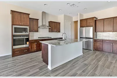 13409 N Braunite Court, Oro Valley, AZ 85755 - Photo 11