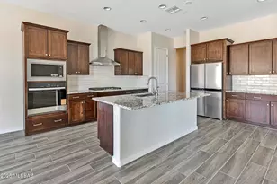 13409 N Braunite Ct, Oro Valley, AZ 85755 - Photo 11