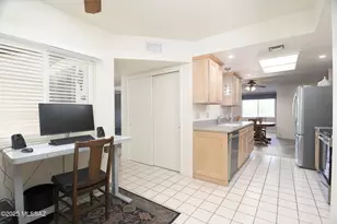 841 S Camino Del Monte, Green Valley, AZ 85614 - Photo 13