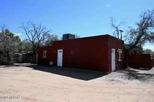 1385 E Hedrick Dr, Tucson, AZ 85719 - Photo 11