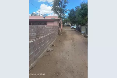 575 N Neuman Street, Nogales, AZ 85621 - Photo 3