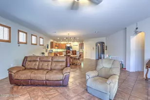 70 E Calle Vivaz, Green Valley, AZ 85614 - Photo 17