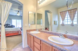 70 E Calle Vivaz, Green Valley, AZ 85614 - Photo 19