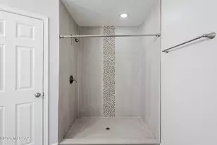 18 E Mac Iver Pl, Tucson, AZ 85705 - Photo 15