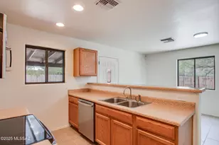 9305 S Vicki Dr, Tucson, AZ 85736 - Photo 5