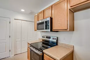 9305 S Vicki Dr, Tucson, AZ 85736 - Photo 3