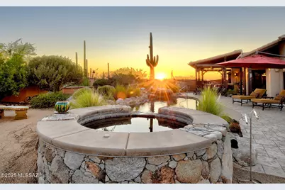 10760 N Della Vita Place, Oro Valley, AZ 85737 - Photo 1
