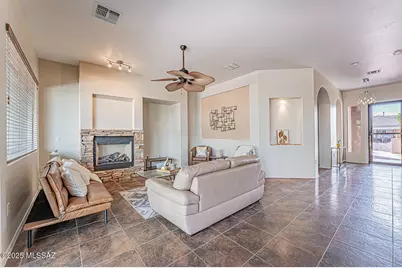 2048 W Cactus Run Drive, Green Valley, AZ 85622 - Photo 5