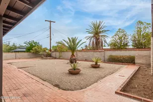 5261 E Rosewood St, Tucson, AZ 85711 - Photo 31