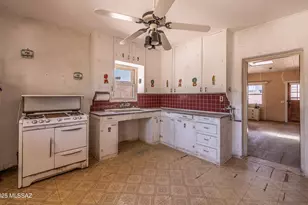 215 E 26th St, Tucson, AZ 85713 - Photo 15