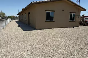 328 E 24th St, Tucson, AZ 85713 - Photo 3