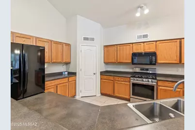 9467 N Weather Hill Drive, Tucson, AZ 85743 - Photo 3