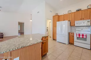 1916 E Cliff Swallow Trail, Green Valley, AZ 85614 - Photo 11