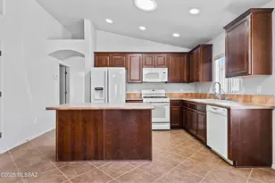 12672 N Golden Jubilee Dr, Marana, AZ 85653 - Photo 13