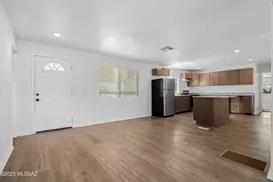 12466 W Vegas Dr, Tucson, AZ 85736 - Photo 5