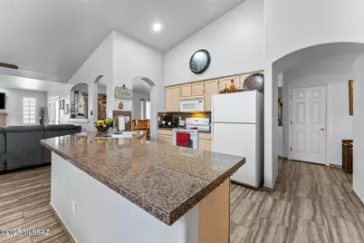 8902 N Soft Winds Drive, Tucson, AZ 85742 - Photo 11