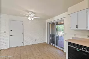 1050 S La Higuera, Green Valley, AZ 85614 - Photo 13