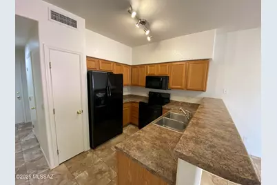 1260 E Weimer Circle #42, Tucson, AZ 85719 - Photo 3