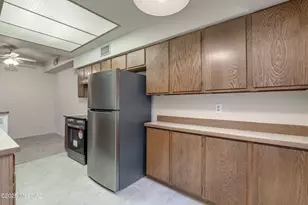 7912 E Colette Cir, Tucson, AZ 85710 - Photo 13