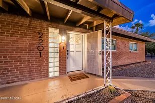 2201 E La Madera Dr, Tucson, AZ 85719 - Photo 11