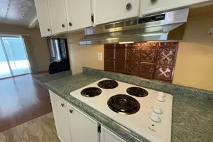 240 W Cumaro Dr, Green Valley, AZ 85614 - Photo 9