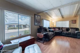 240 W Cumaro Dr, Green Valley, AZ 85614 - Photo 5