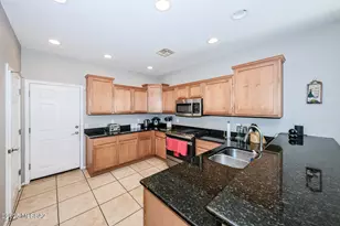 10576 E River Stone Ct, Tucson, AZ 85747 - Photo 15