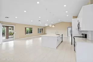 36892 S Golf Course Dr, Saddlebrooke, AZ 85739 - Photo 11