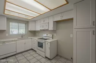 653 N Avenida Tortuga, Green Valley, AZ 85614 - Photo 17