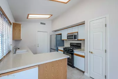 14212 N Cirrus Hill Drive, Oro Valley, AZ 85755 - Photo 13