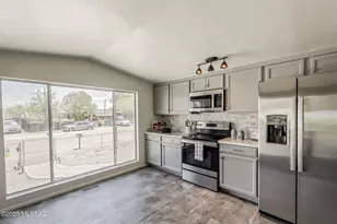 5441 N Royal Palm Dr, Tucson, AZ 85705 - Photo 5