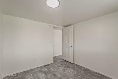 5441 N Royal Palm Drive, Tucson, AZ 85705 - Photo 11