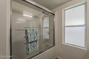 5441 N Royal Palm Dr, Tucson, AZ 85705 - Photo 13