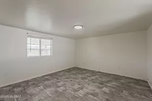 5441 N Royal Palm Dr, Tucson, AZ 85705 - Photo 15