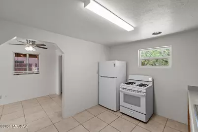 2135 N Columbus Boulevard, Tucson, AZ 85712 - Photo 13