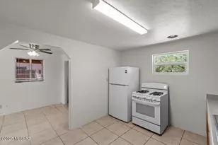 2135 N Columbus Blvd, Tucson, AZ 85712 - Photo 13