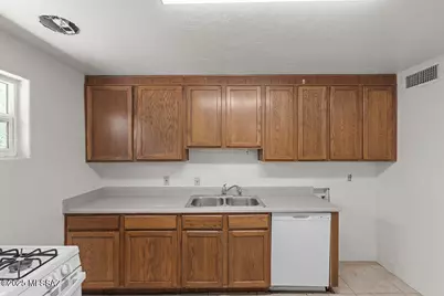 2135 N Columbus Boulevard, Tucson, AZ 85712 - Photo 15
