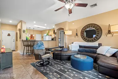 93 E Calle Vivaz, Green Valley, AZ 85614 - Photo 5